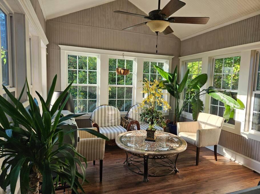 Sleeps16, Spacious Home, Close To Downtown, Beltline, And Walk To Restaurants, 75" Tv, 2 Person Jacuzzi, Ping Pong Atlanta Zewnętrze zdjęcie